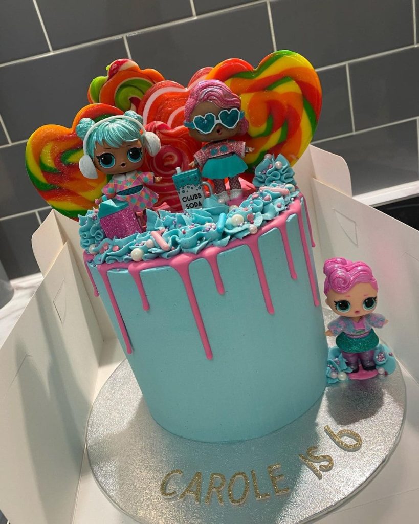 Cake Lol with lollipops