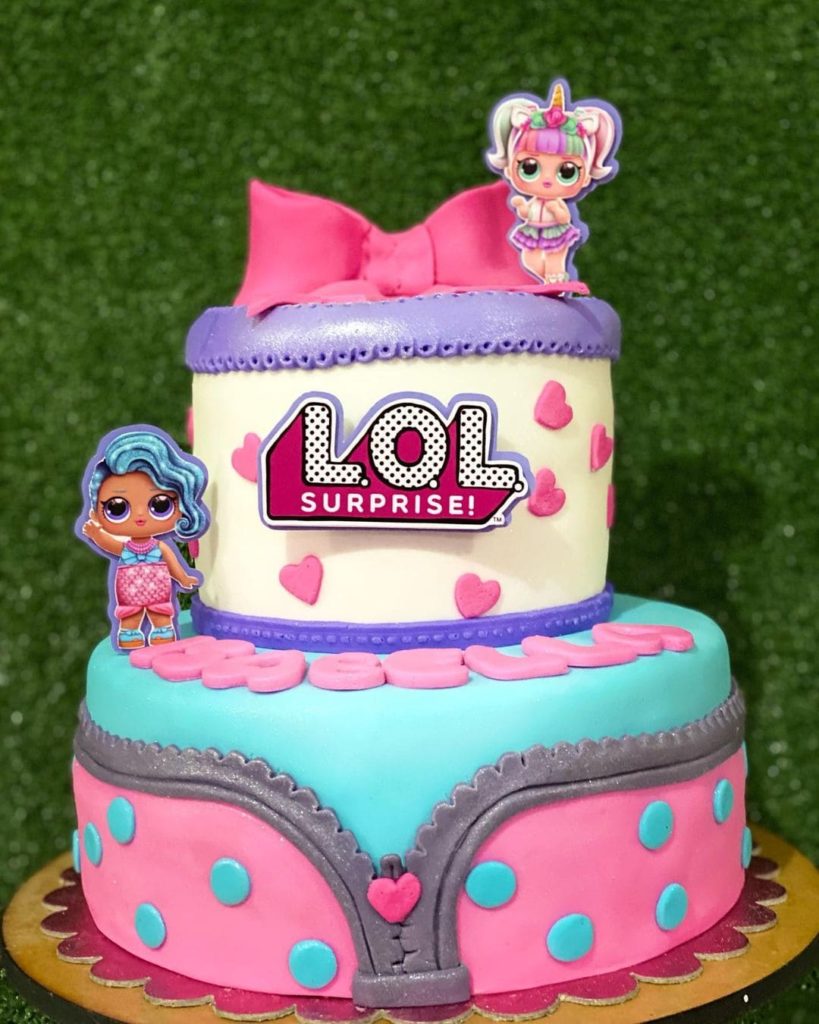 Beautiful cake with dolls