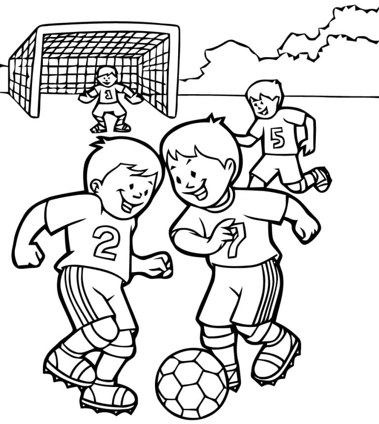 Meninos jogando futebol